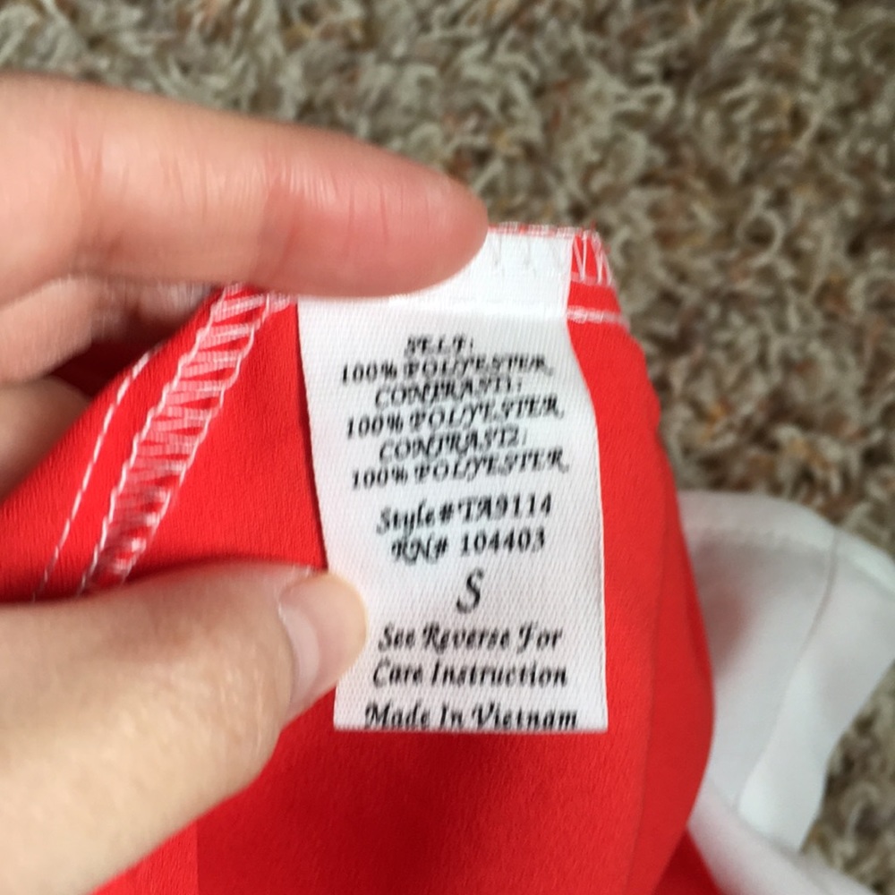Cute multi patterned top! - Picture 4 of 4